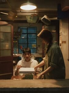 Sau khi ly hôn với vợ, chúng tôi vẫn sống chung dưới một mái nhà!